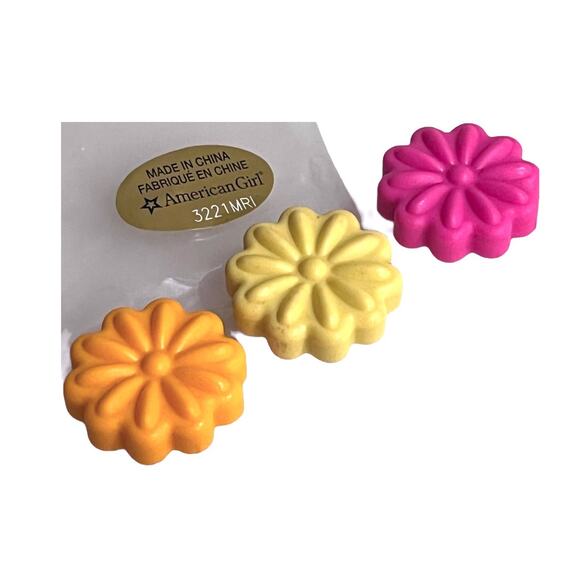American Girl FLOWER BAR SOAP Set (3) Julie Bathroom Toy Accessories Daisies NEW - Picture 1 of 7